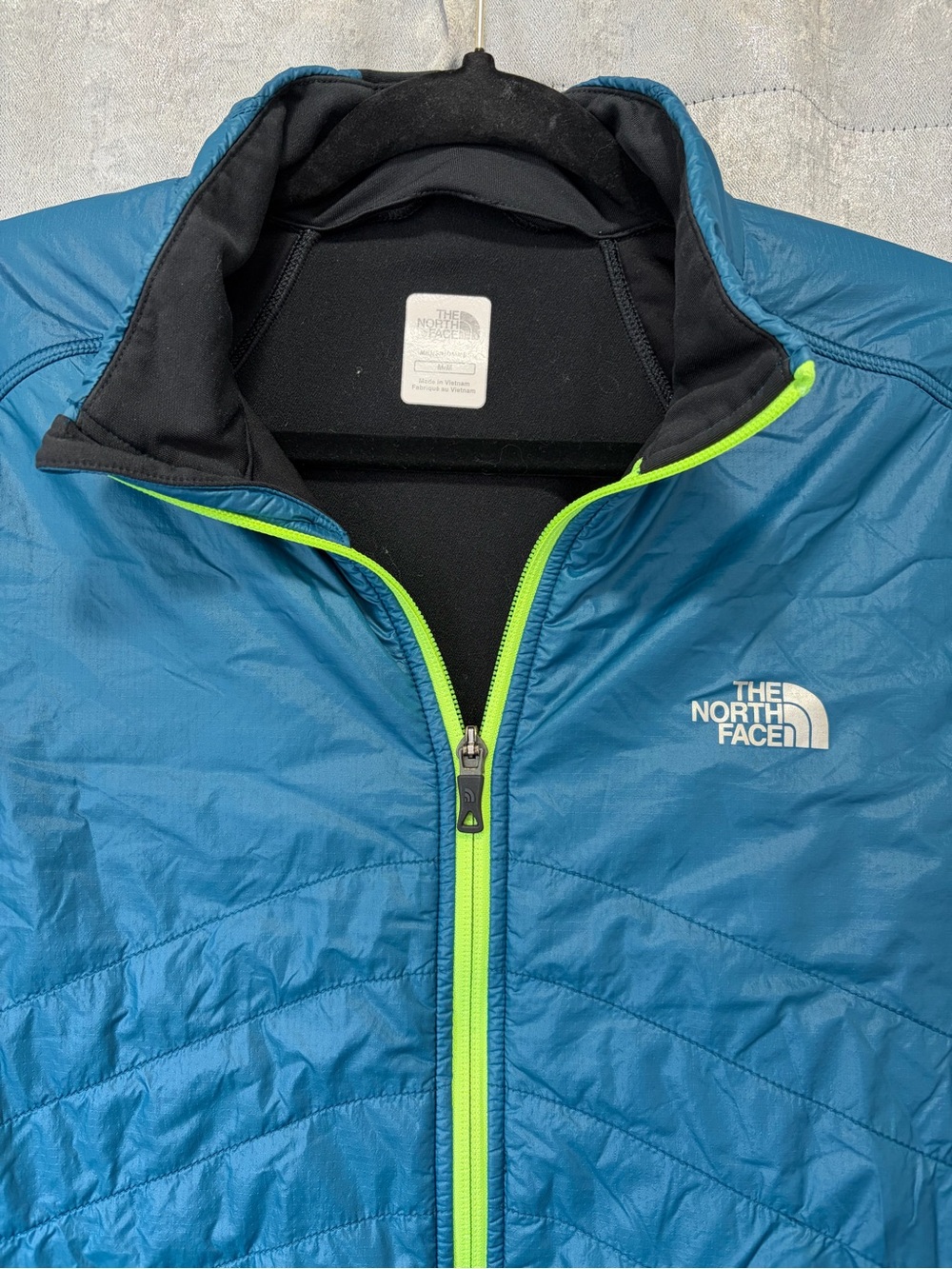 The North Face Men’s Teal Hybrid Jacket with Black Sleeves and Lime Trim - Picture 4 of 11